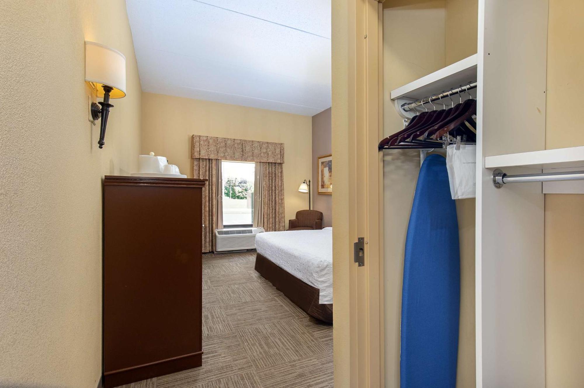 Hampton Inn & Suites Madisonville Kültér fotó