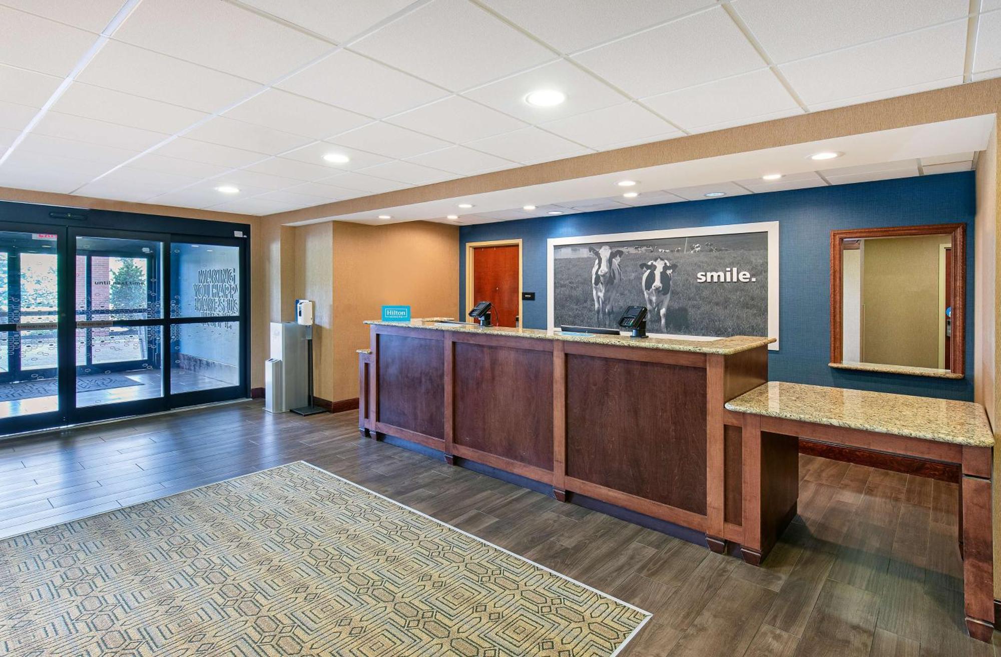 Hampton Inn & Suites Madisonville Kültér fotó