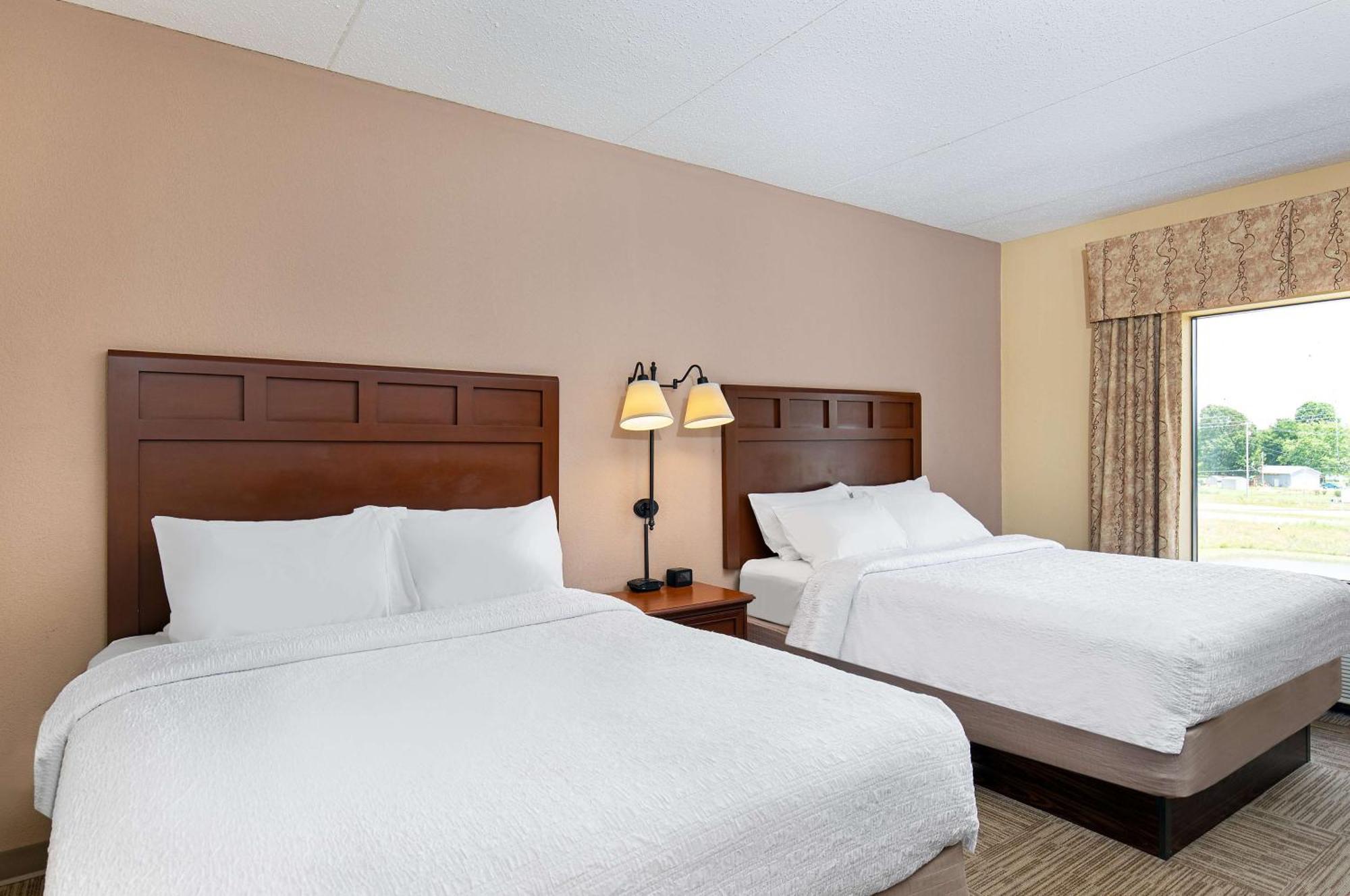 Hampton Inn & Suites Madisonville Kültér fotó