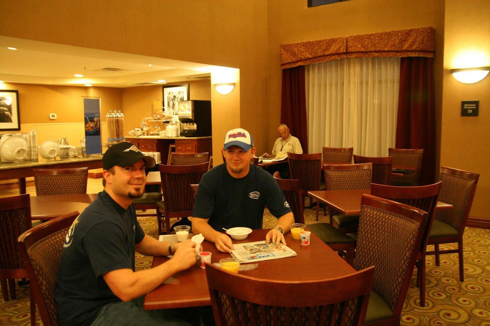 Hampton Inn & Suites Madisonville Étterem fotó