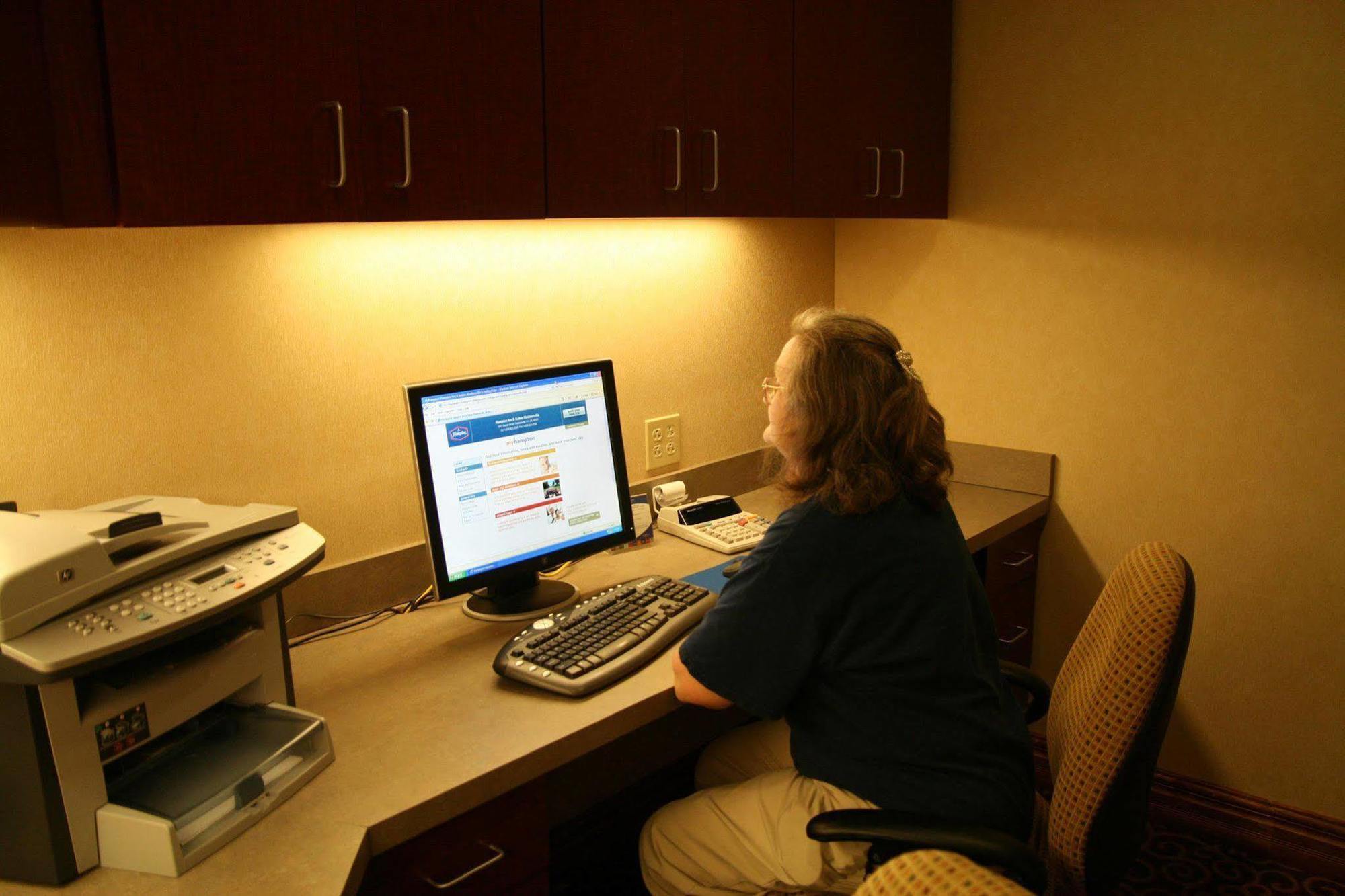 Hampton Inn & Suites Madisonville Kültér fotó